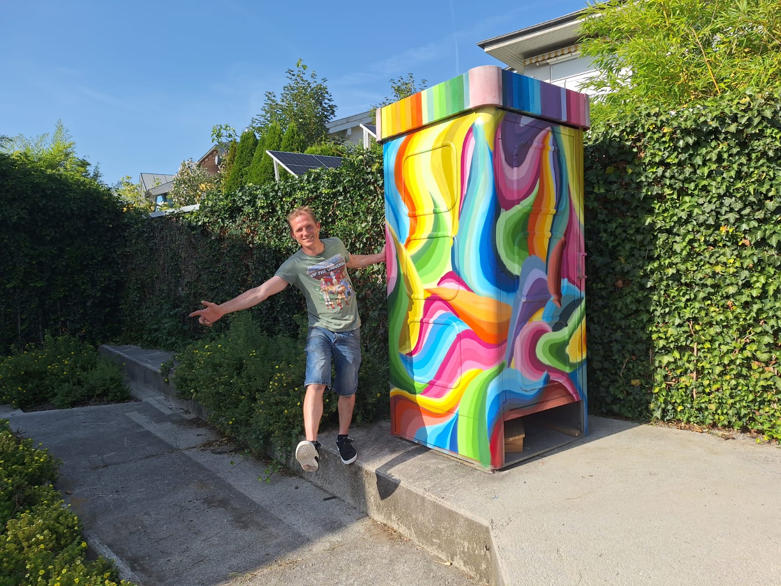 Künstler MUCK und die fast fertige Bücherbox